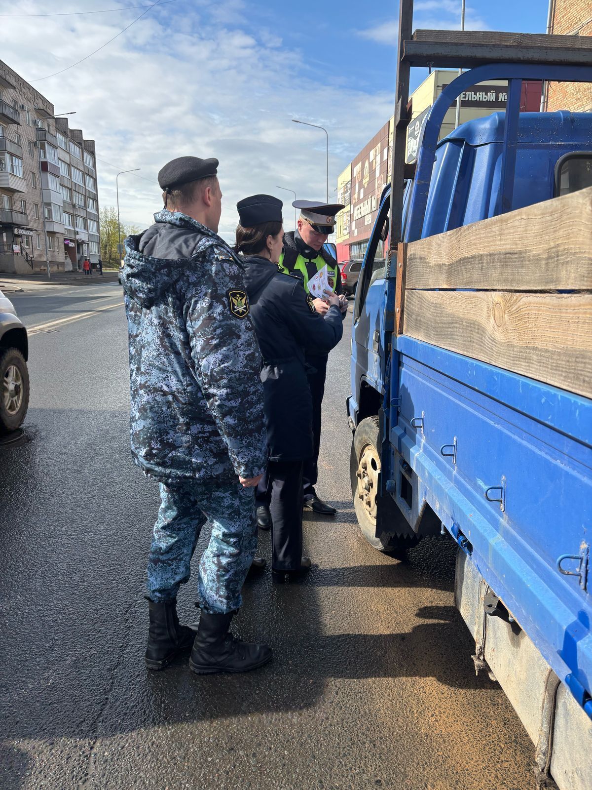 Неожиданный результат рейда: в Великих Луках все водители оказались без долгов.