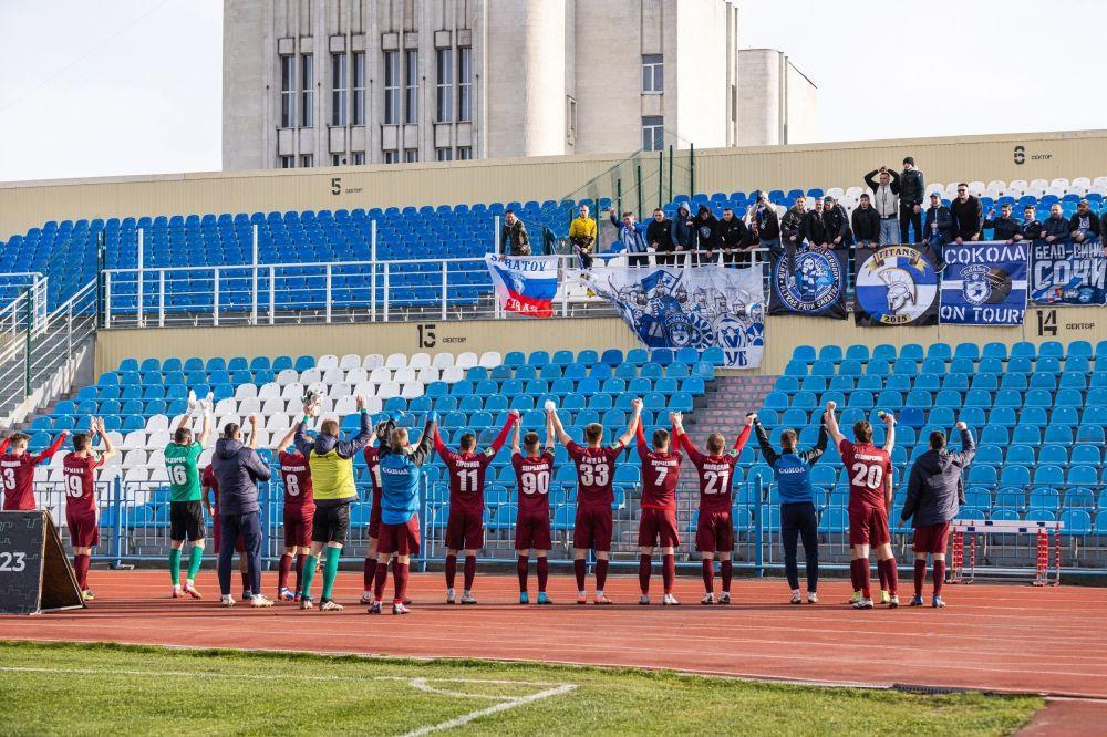 Дорогие великолучане и уважаемые гости нашего города! Приглашаем всех на стадион «Экспресс»!.