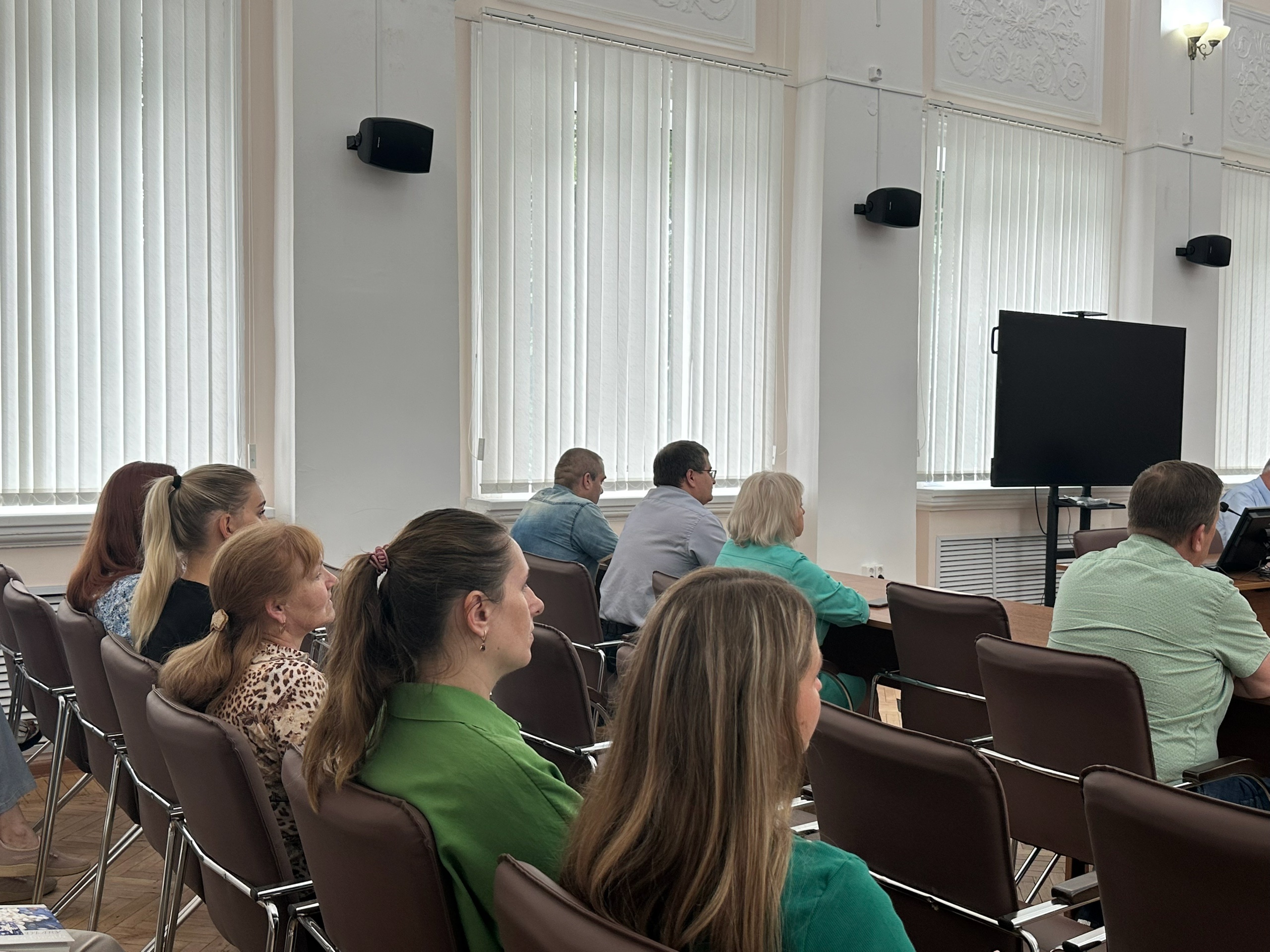В Администрации города прошла рабочая встреча с сотрудниками отдела дознания УМВД России по Псковской области.