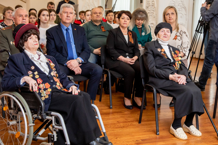 В Великих Луках состоялась торжественная церемония чествования ветеранов ВОВ. В Великих Луках состоялась торжественная церемония чествования ветеранов ВОВ.
