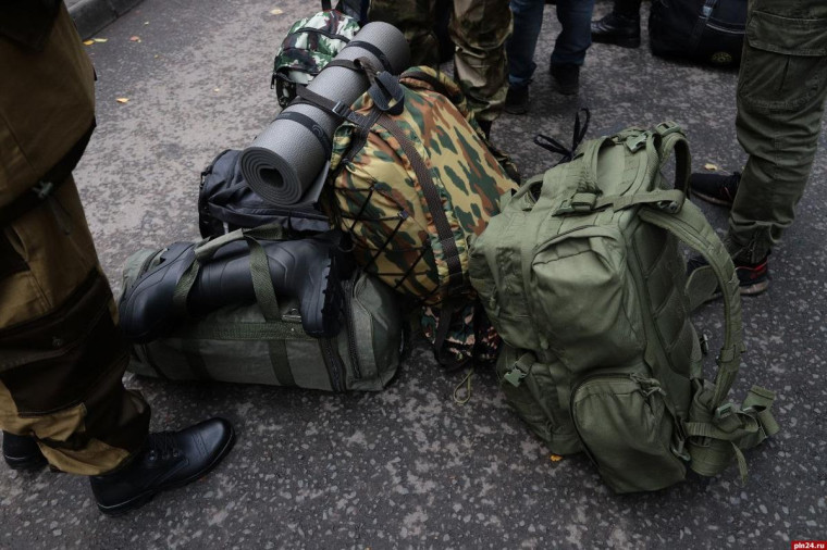 Военные прокуроры принимают участие в мероприятиях по сплочению воинских коллективов. Военные прокуроры принимают участие в мероприятиях по сплочению воинских коллективов.